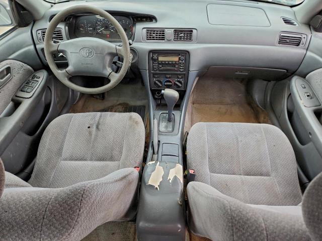 Toyota Camry Ce Image 11