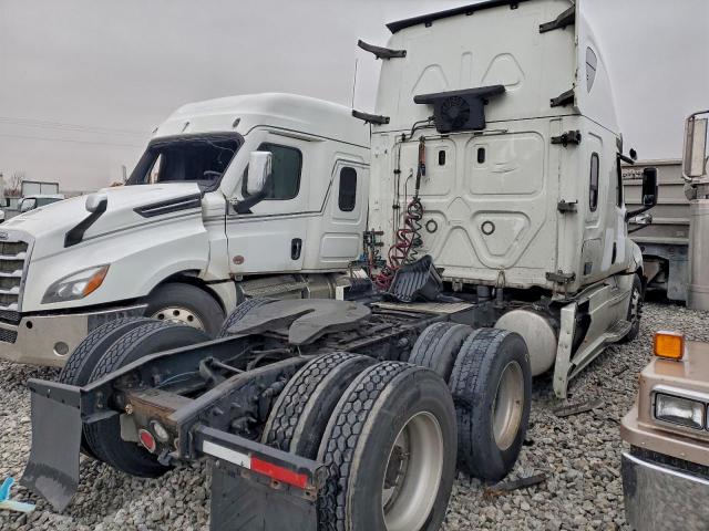 Freightliner Cascadia 1 Image 3