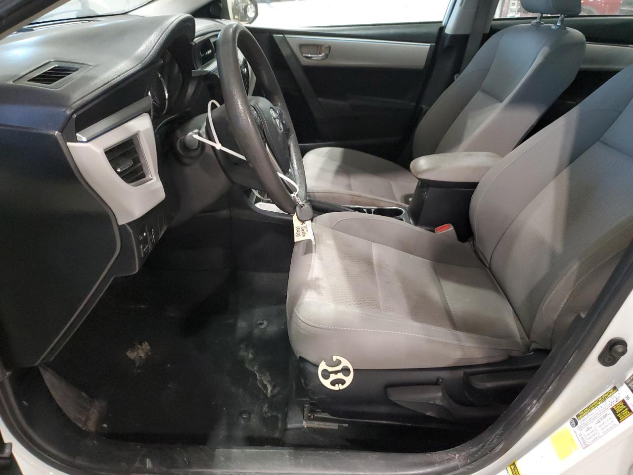 Toyota Corolla L Image 12