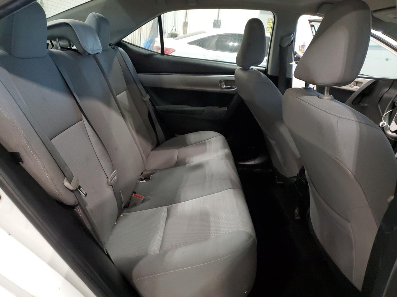 Toyota Corolla L Image 5