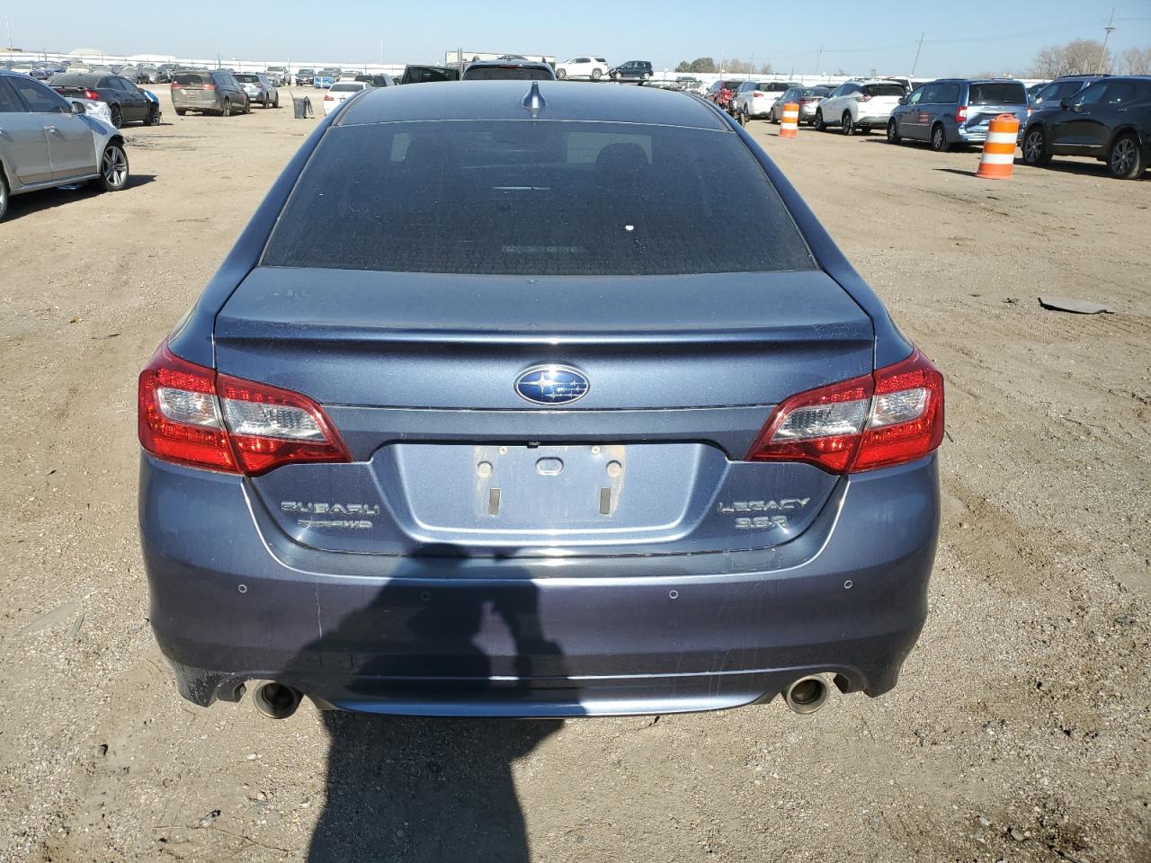 Subaru Legacy 3.6r Limited Image 8