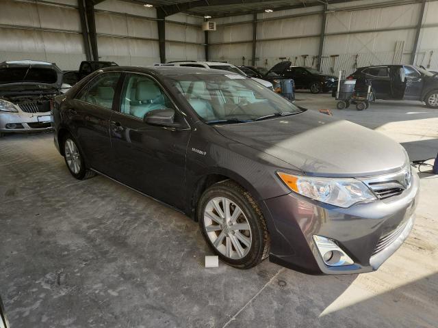 Toyota Camry Hybrid Image 4