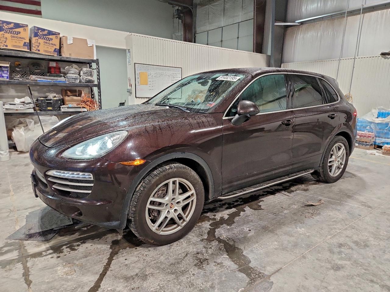 Porsche Cayenne Image 1