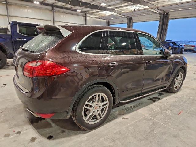 Porsche Cayenne Image 12