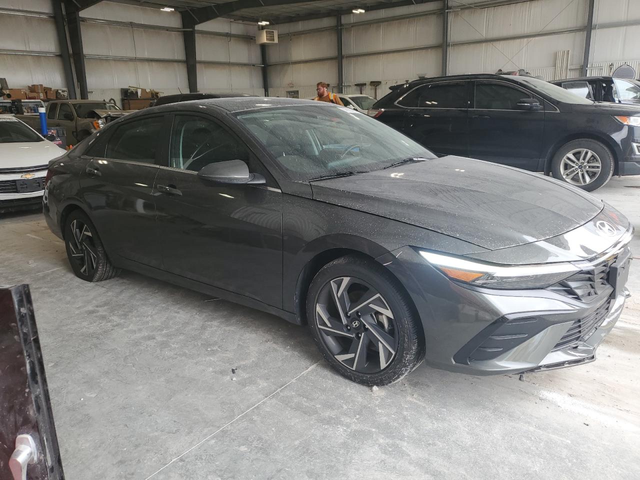 Hyundai ELANTRA Sel Image 12