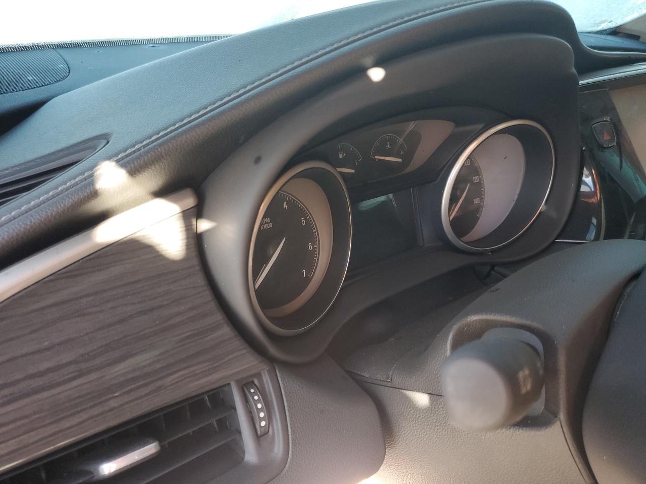 Buick Envision Essence Image 4