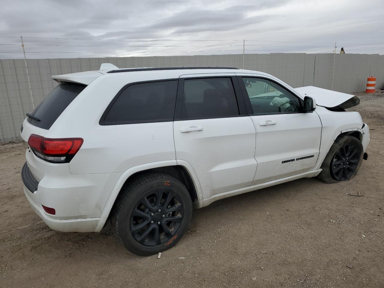 Jeep Grand Cherokee Laredo Image 3
