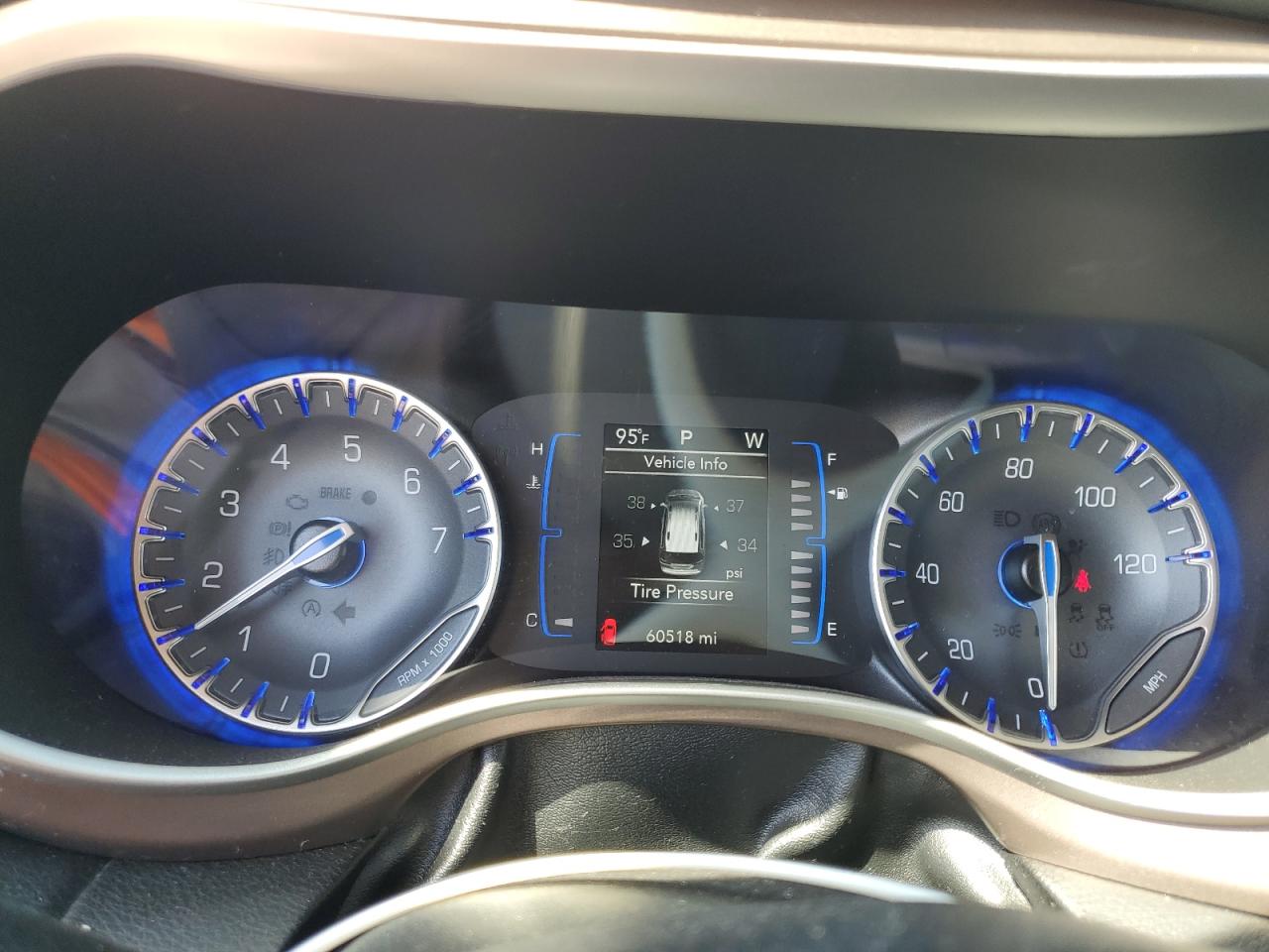 Chrysler Minivan Lxi Image 3