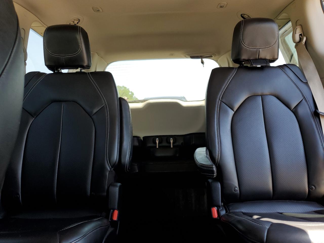 Chrysler Minivan Lxi Image 2