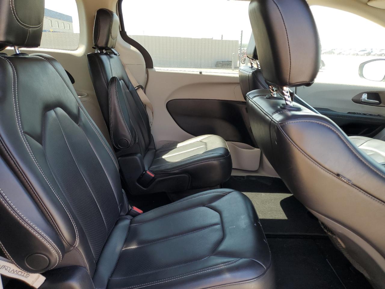 Chrysler Minivan Lxi Image 12