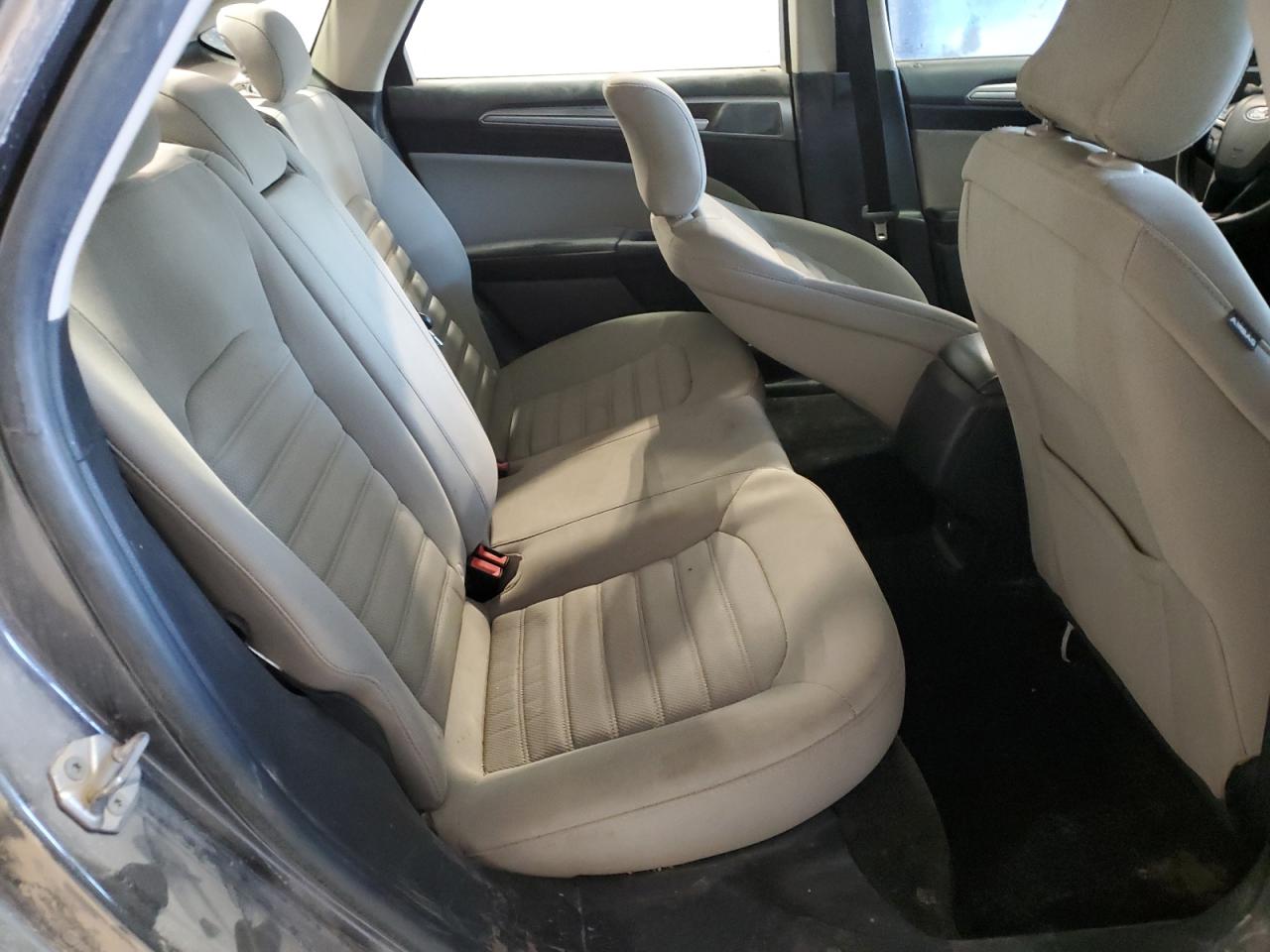 Ford Fusion S Hybrid Image 12