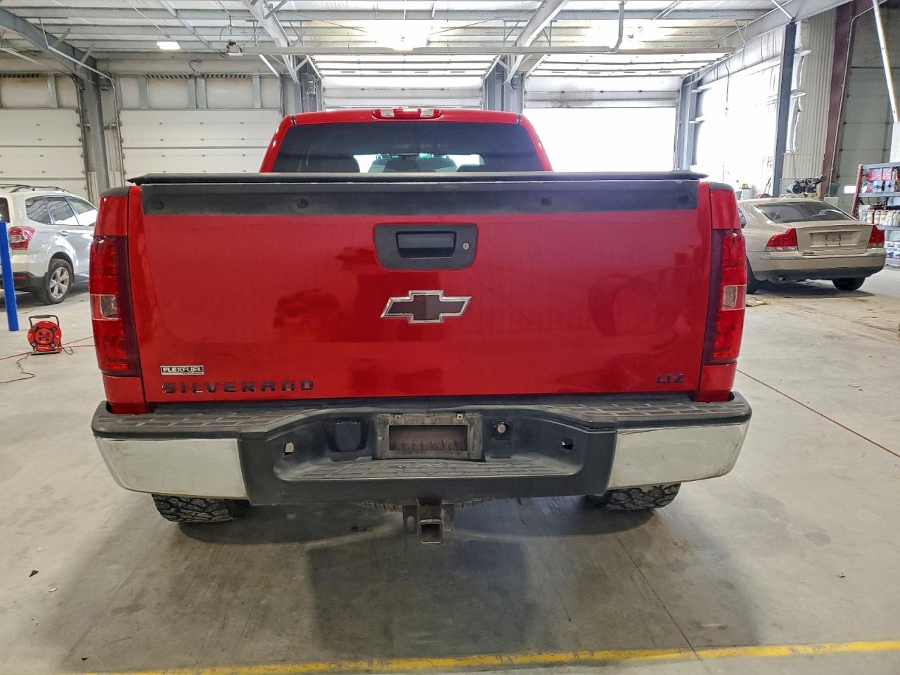 Chevrolet Silverado K1500 Ltz Image 6