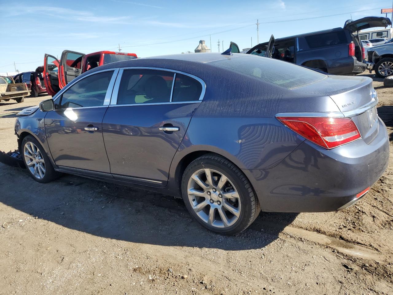 Buick LaCrosse Image 3