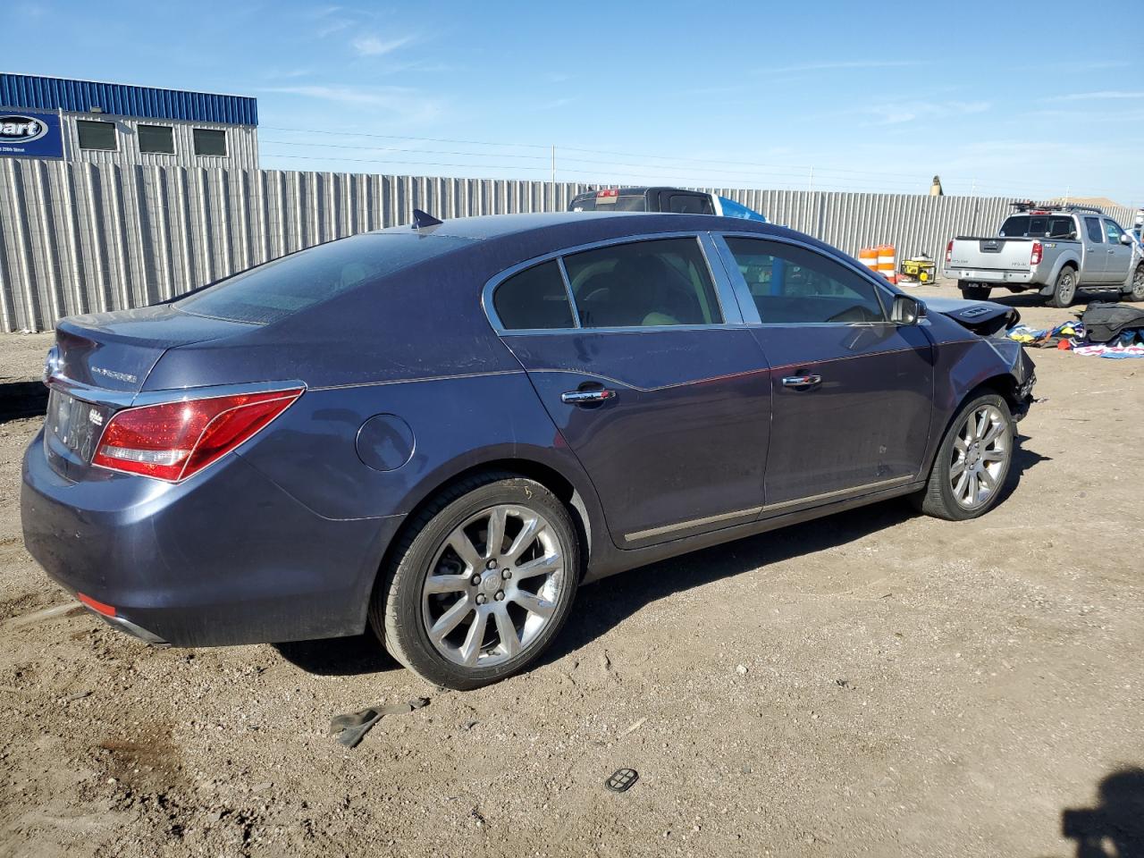 Buick LaCrosse Image 4