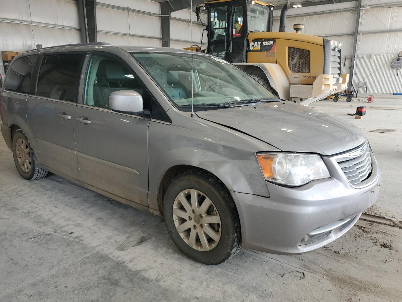 Chrysler Minivan Touring Image 11