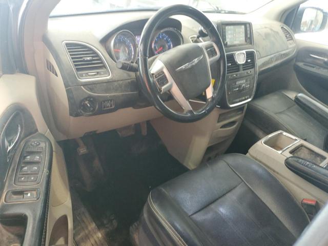 Chrysler Minivan Touring Image 8