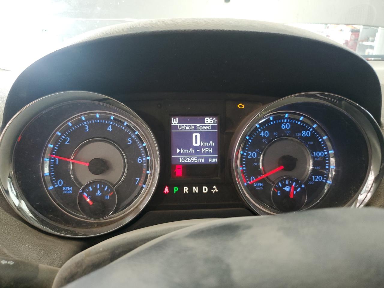 Chrysler Minivan Touring Image 6