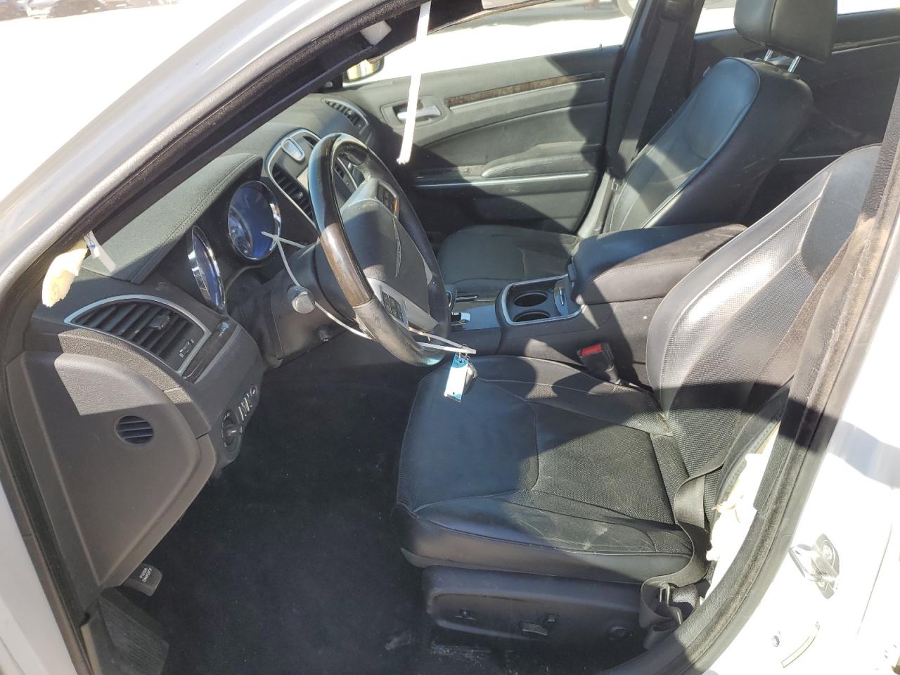 Chrysler 300 Image 13