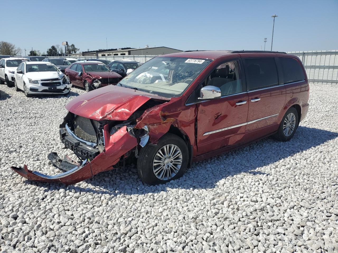 Chrysler Minivan Touring L Image 1