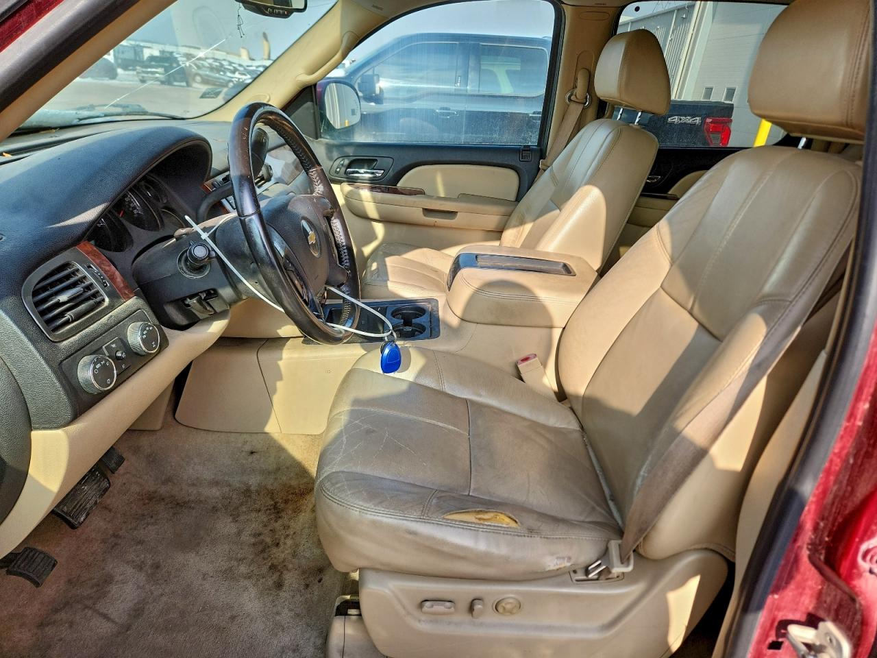 Chevrolet Suburban K1500 Image 4