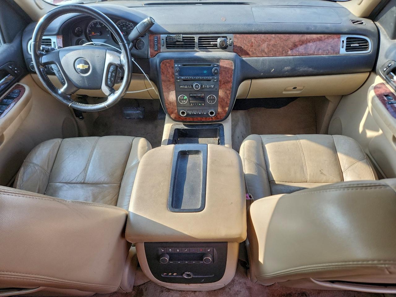 Chevrolet Suburban K1500 Image 11