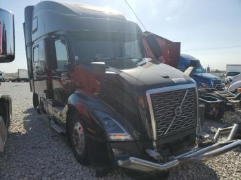  Salvage Volvo Vnl