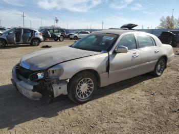  Salvage Lincoln Towncar