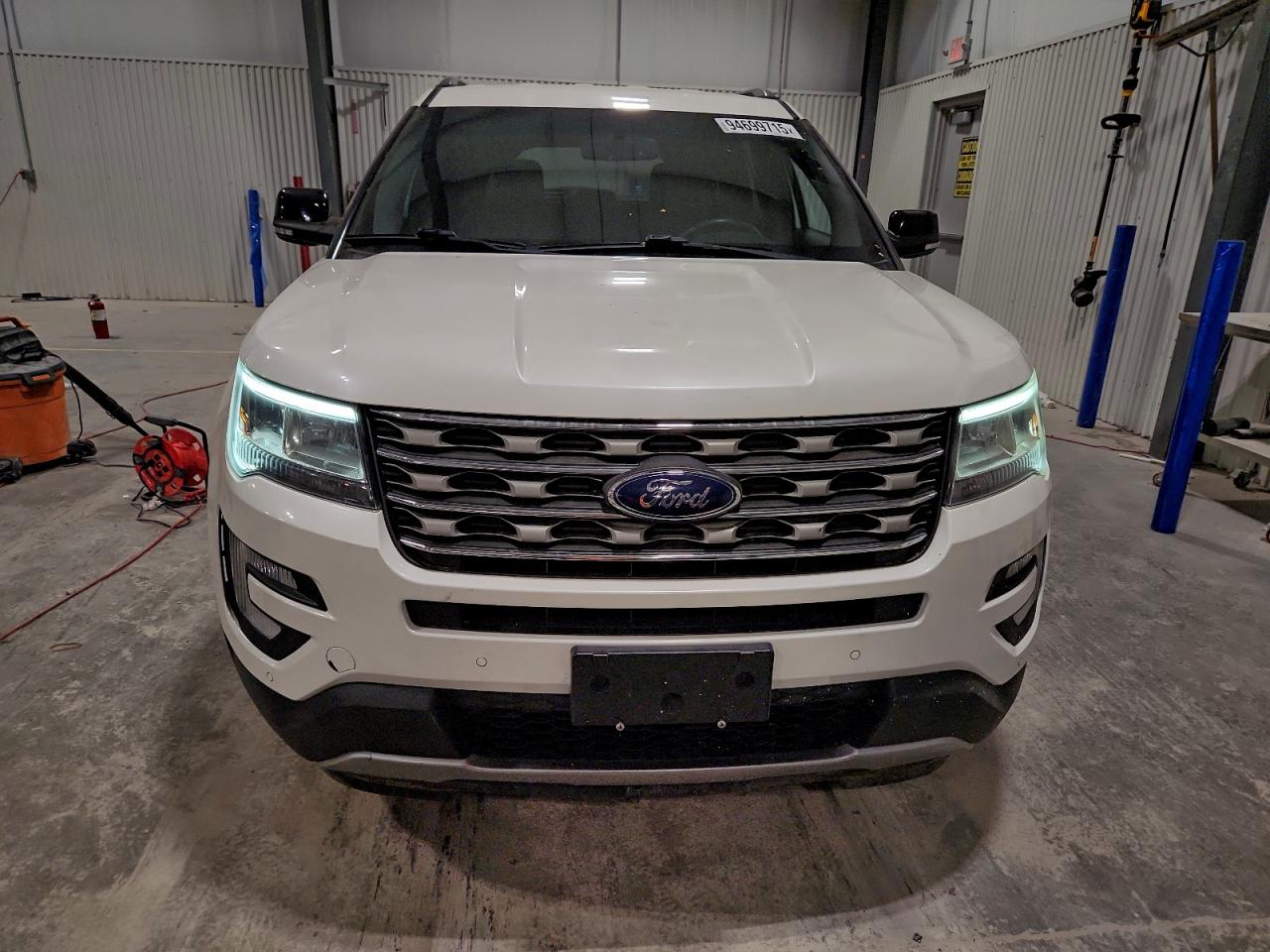 Ford Explorer Xlt Image 3