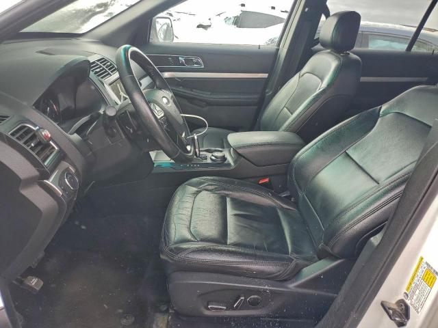 Ford Explorer Xlt Image 5