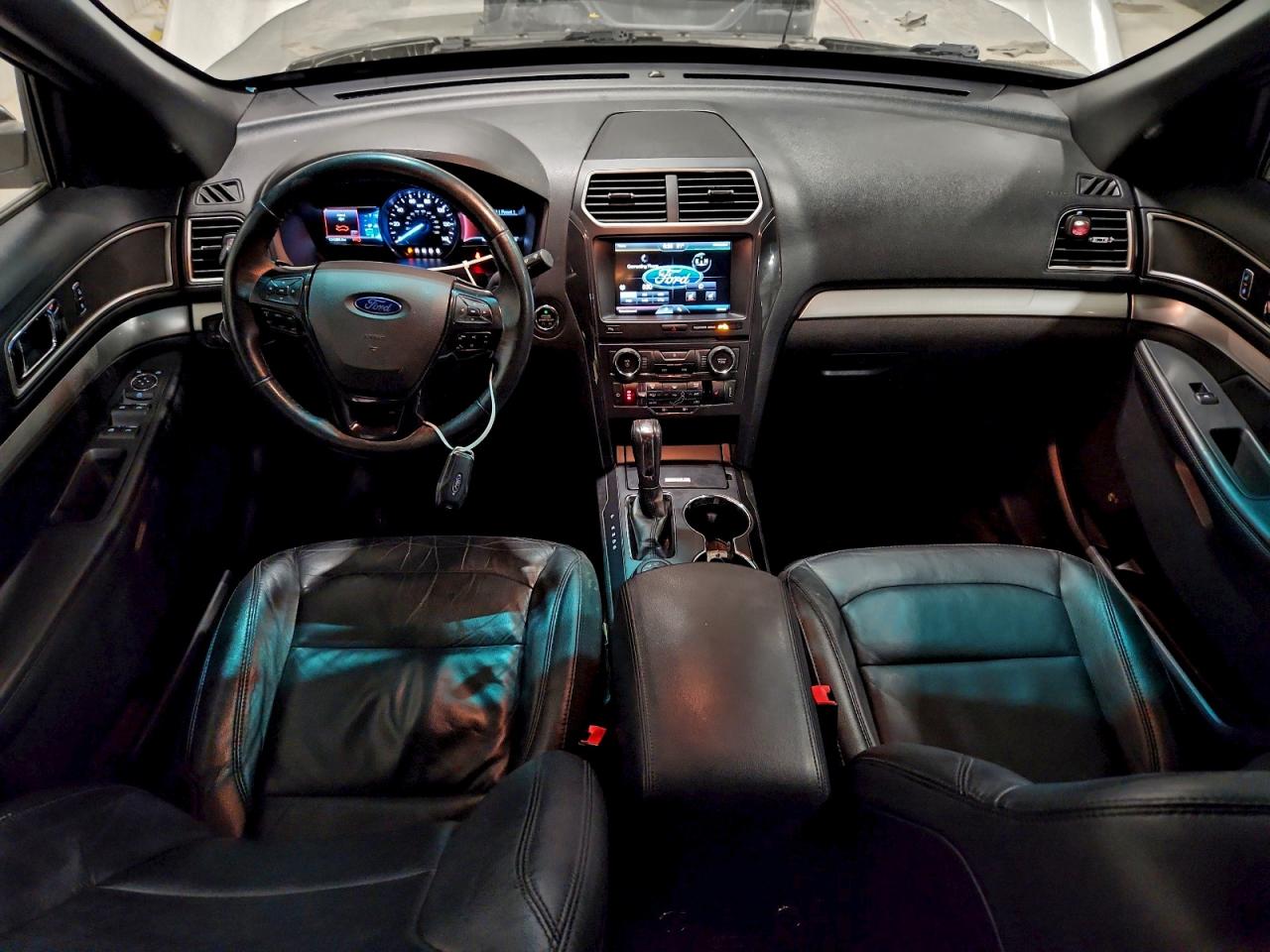 Ford Explorer Xlt Image 7