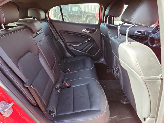 Mercedes-Benz GLA 250 Image 11