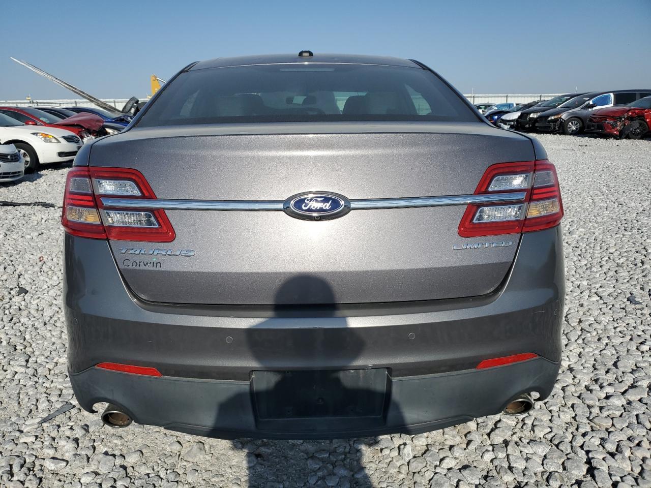 Ford Taurus Limited Image 2