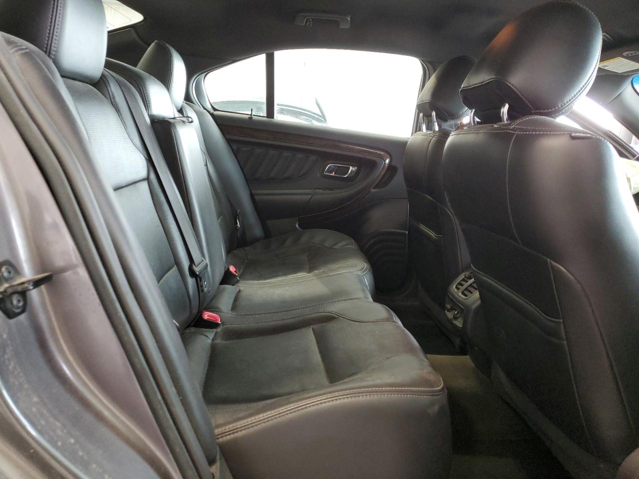 Ford Taurus Limited Image 10