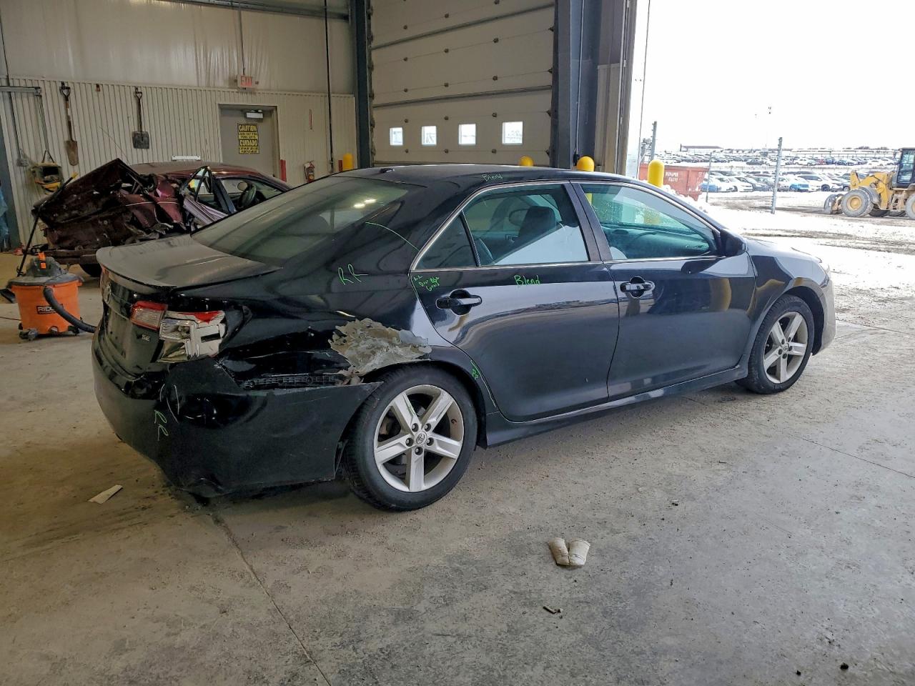 Toyota Camry L Image 3