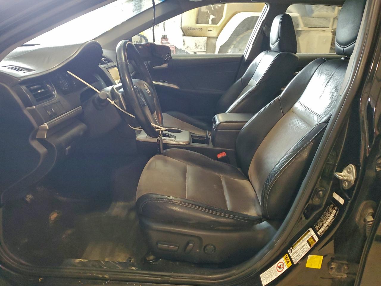 Toyota Camry L Image 11