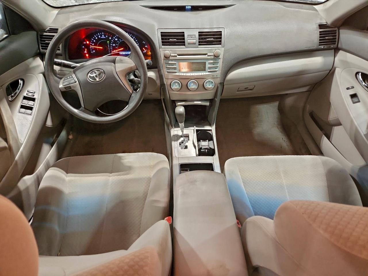 Toyota Camry Ce Image 11