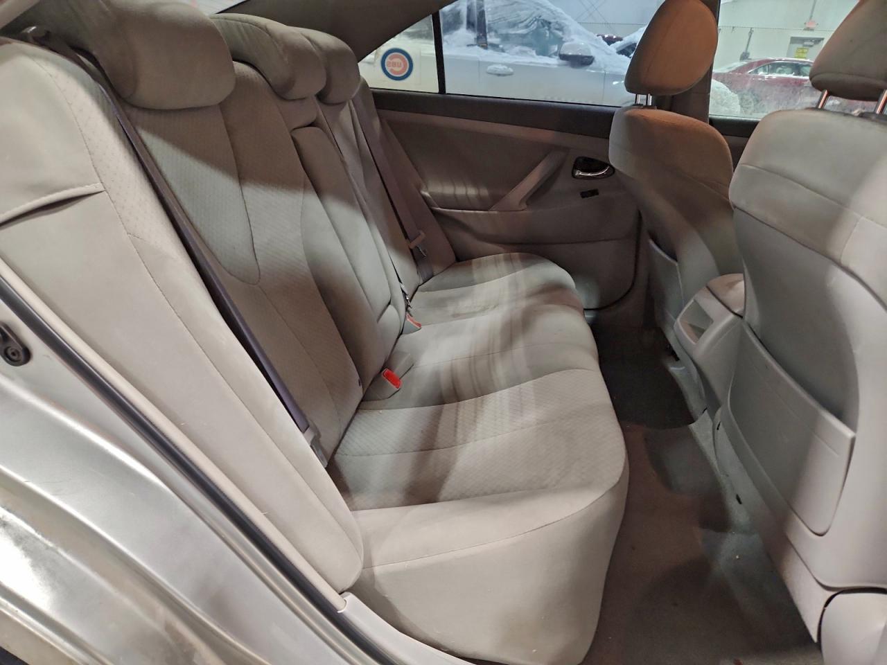 Toyota Camry Ce Image 8