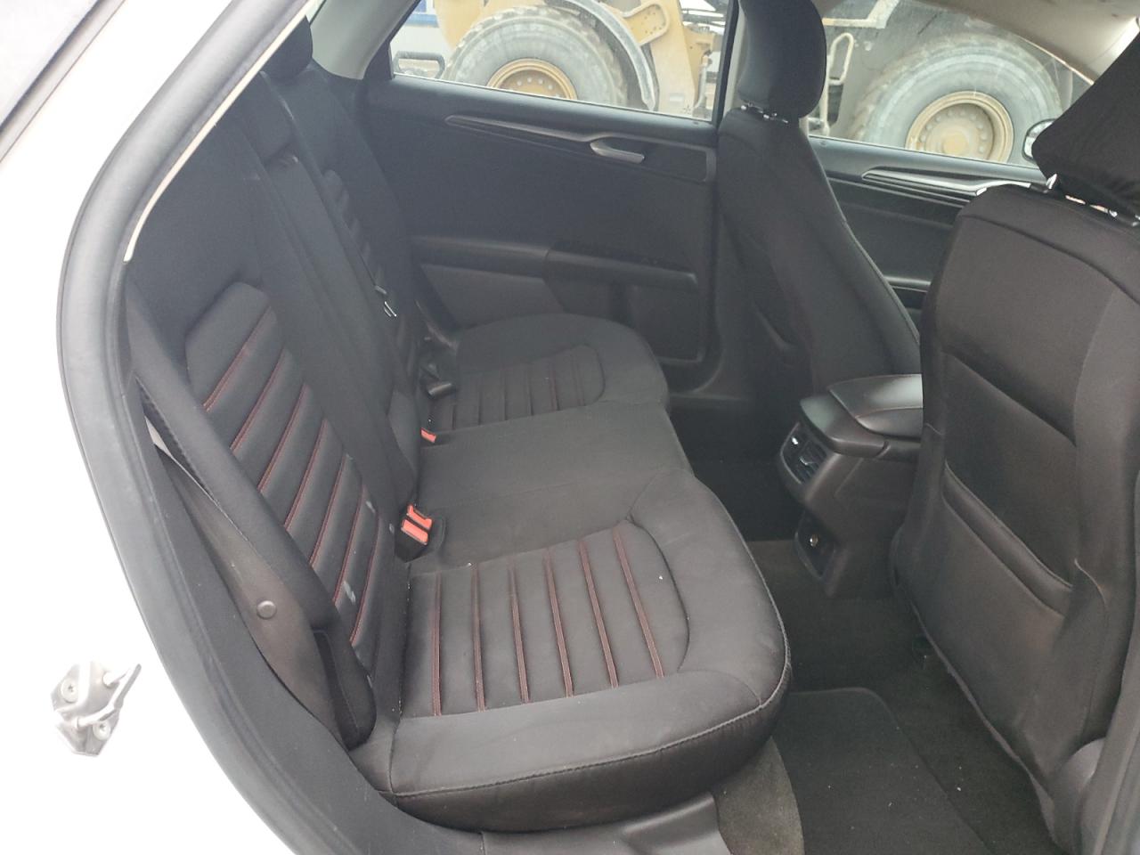 Ford Fusion Se Image 9