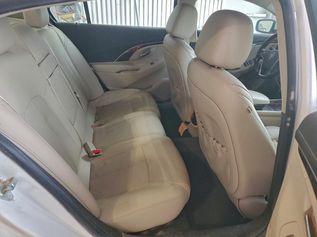 Buick LaCrosse Image 2