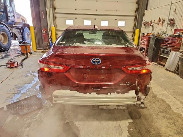 Toyota Camry Le Image 10