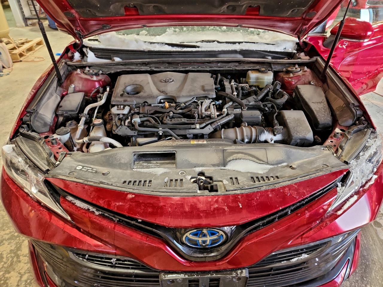 Toyota Camry Le Image 6