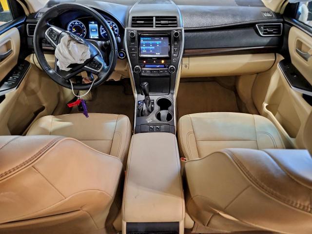 Toyota Camry Le Image 7