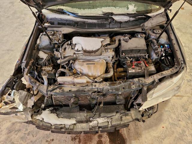 Toyota Camry Le Image 6