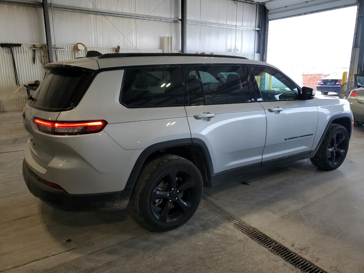 Jeep Grand Cherokee L Laredo Image 2