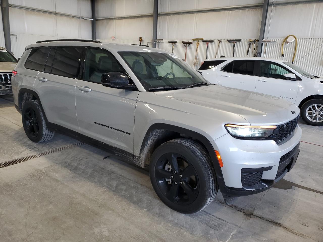 Jeep Grand Cherokee L Laredo Image 3