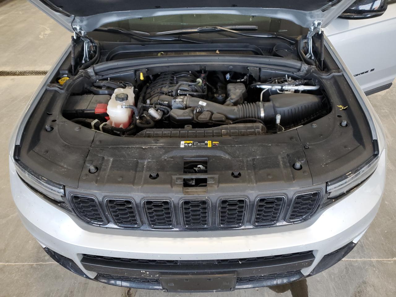 Jeep Grand Cherokee L Laredo Image 7