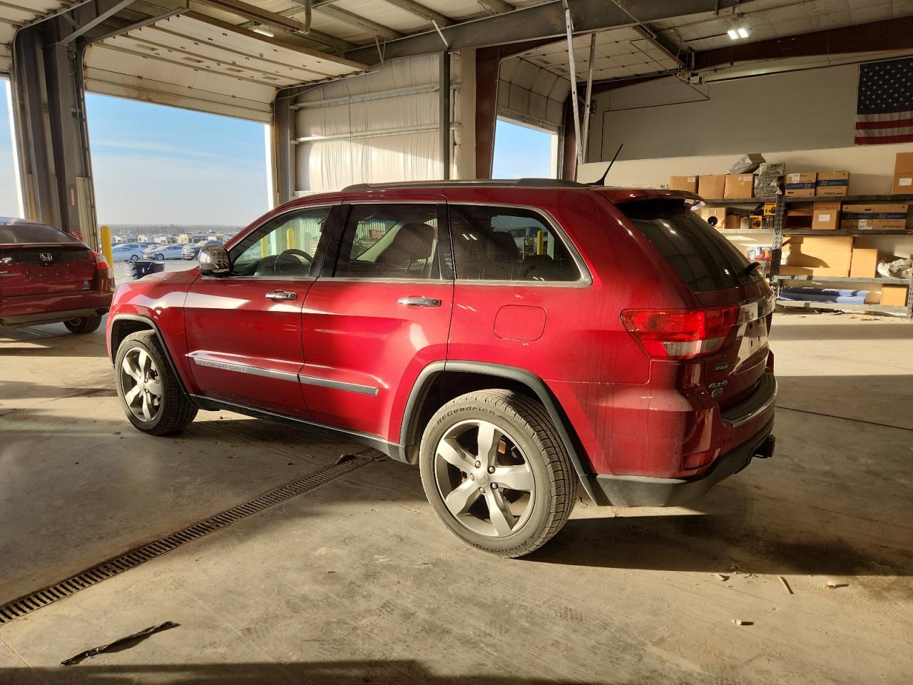 Jeep Grand Cherokee Overland Image 3