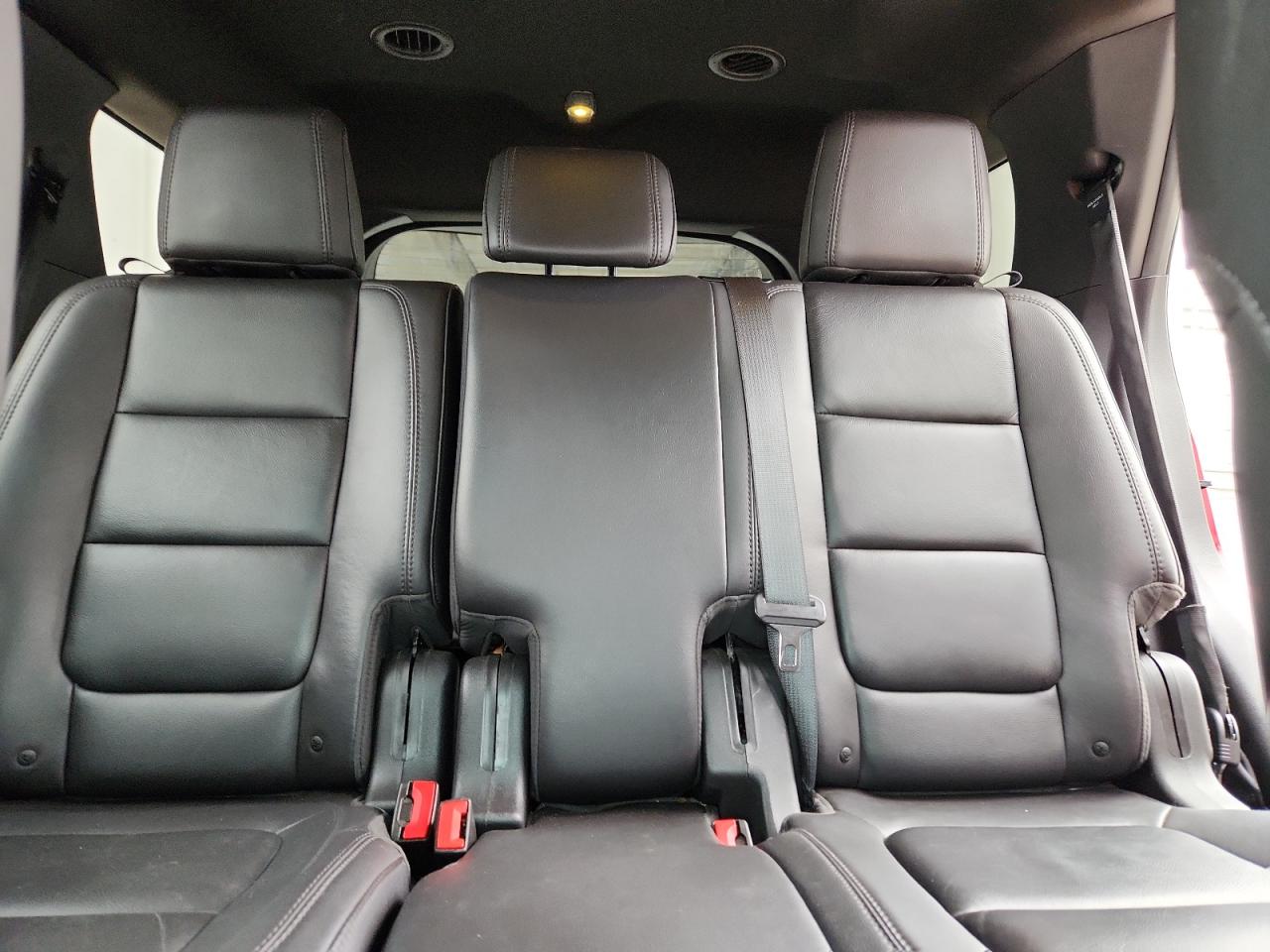 Ford Explorer Xlt Image 9