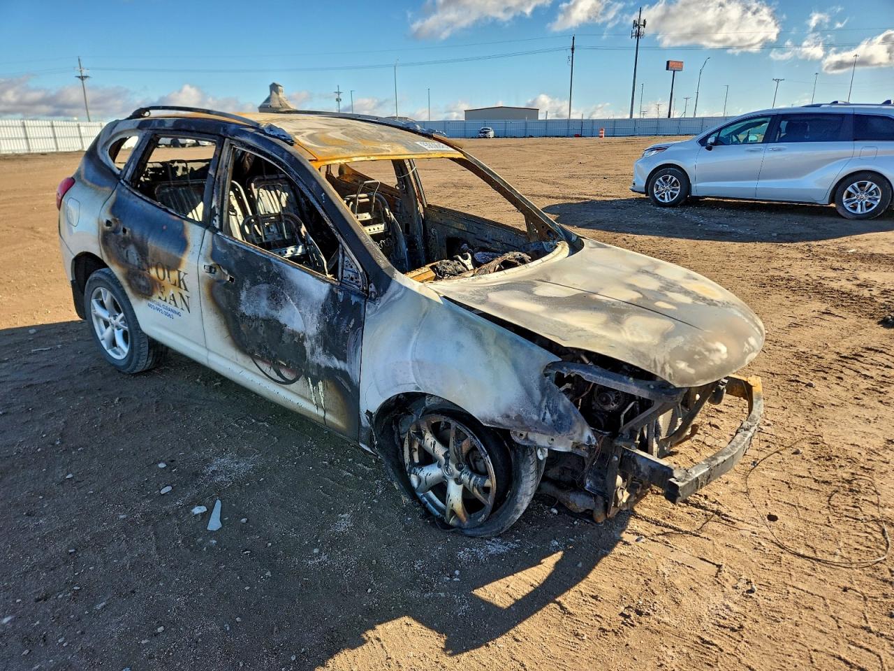 Nissan Rogue S Image 2