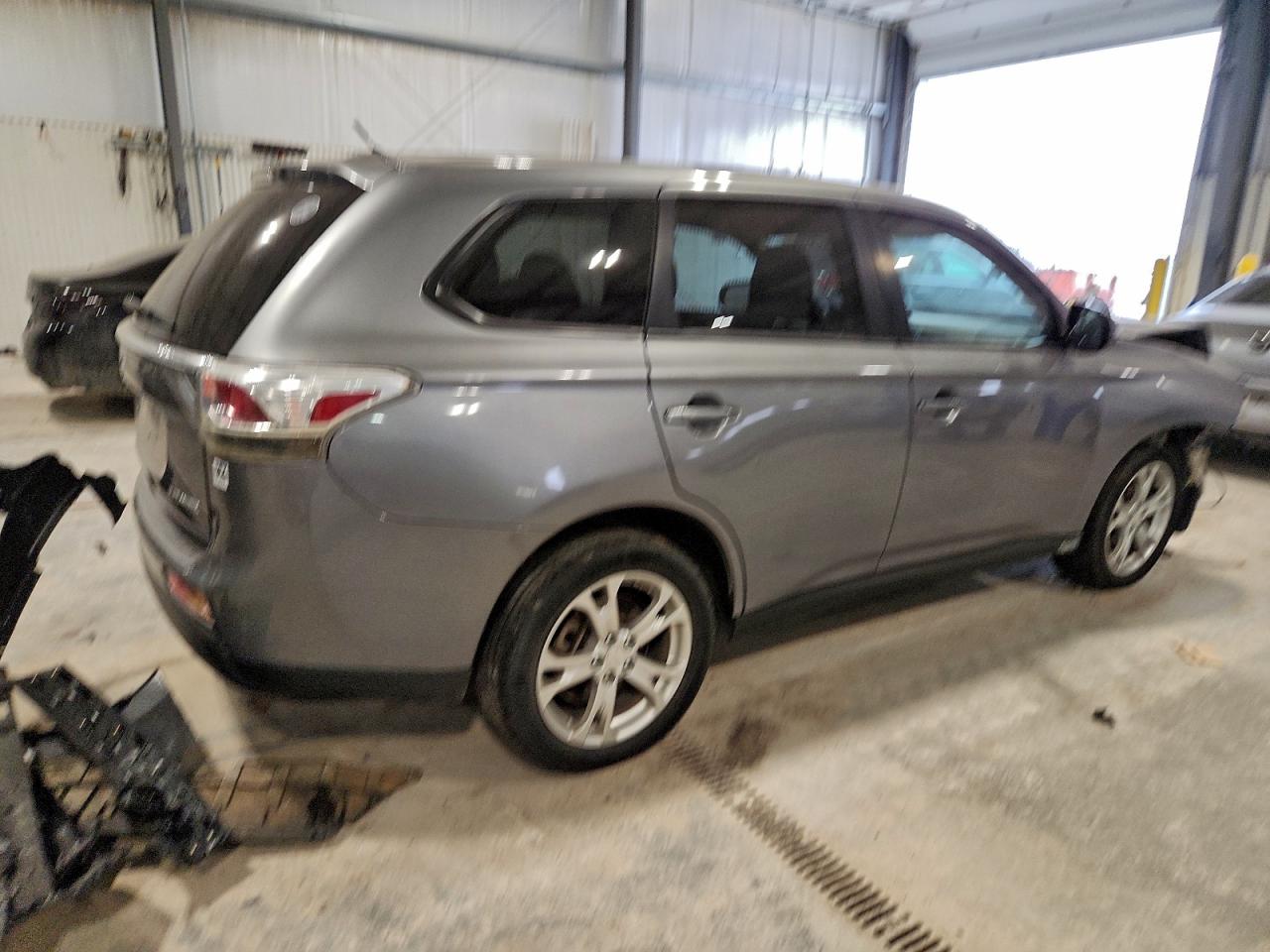Mitsubishi Outlander Se Image 2